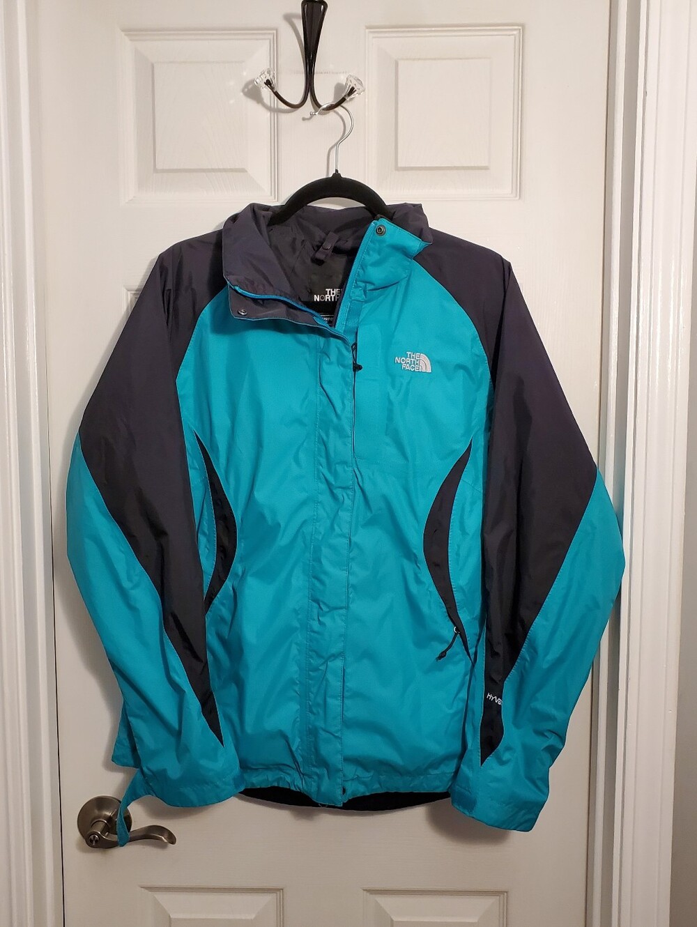 The North Face Women’s Teal and Black Jacket L